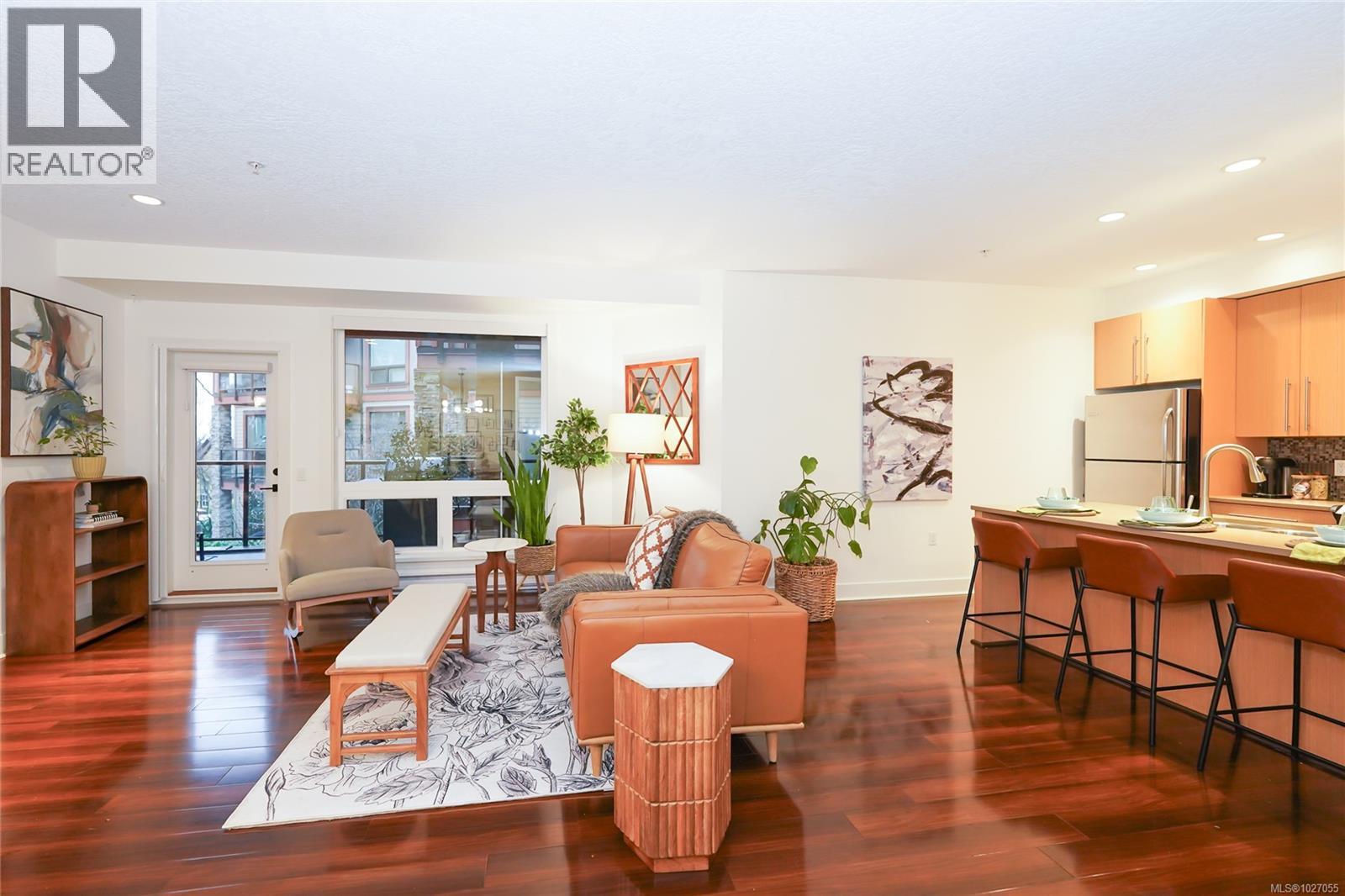 208 4529 West Saanich Rd, Saanich, British Columbia  V8Z 3G3 - Photo 9 - 1027055