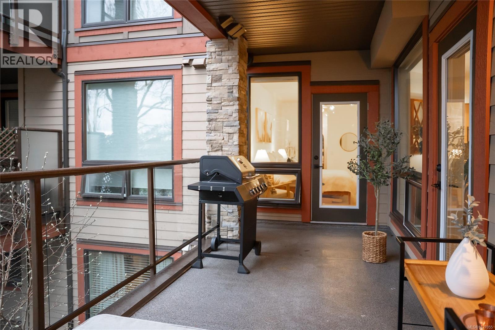 208 4529 West Saanich Rd, Saanich, British Columbia  V8Z 3G3 - Photo 31 - 1027055