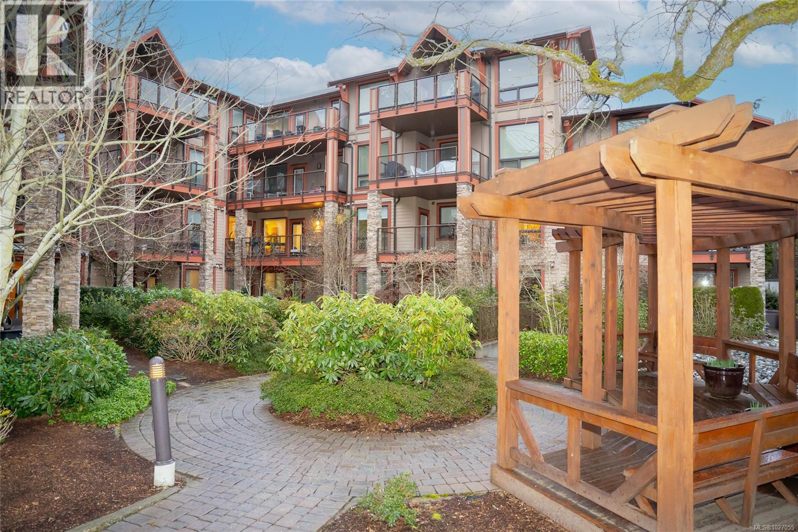 208 4529 West Saanich Rd, Saanich, British Columbia  V8Z 3G3 - Photo 41 - 1027055