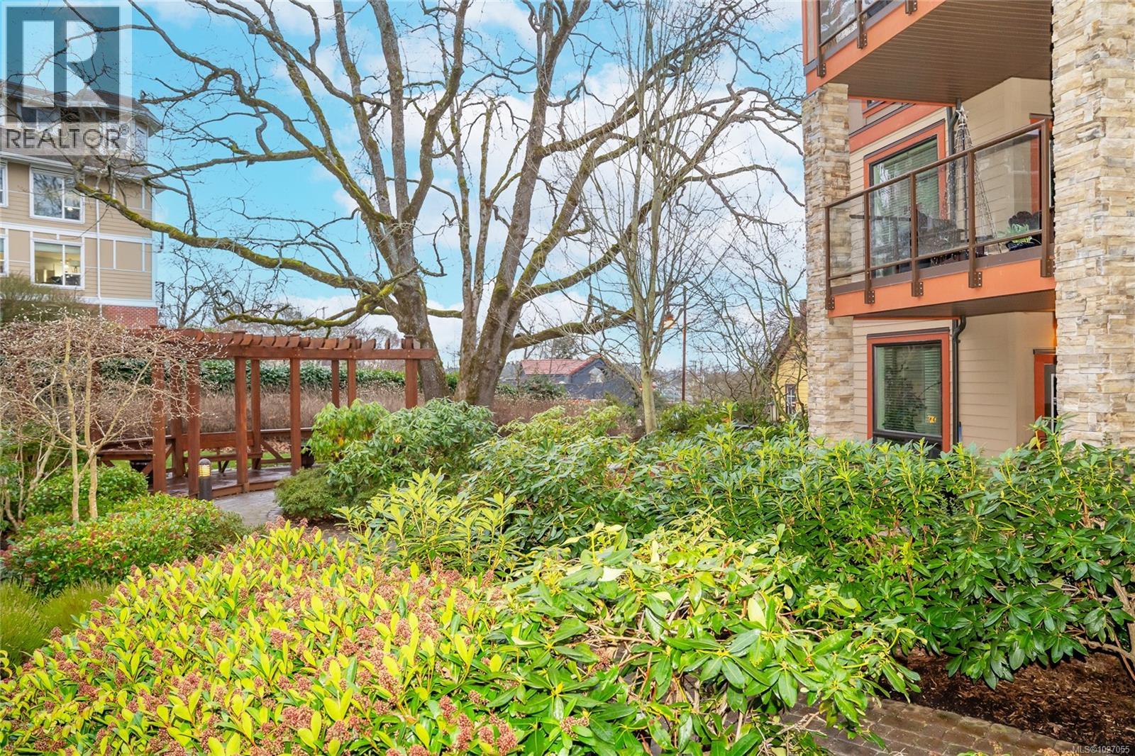 208 4529 West Saanich Rd, Saanich, British Columbia  V8Z 3G3 - Photo 43 - 1027055