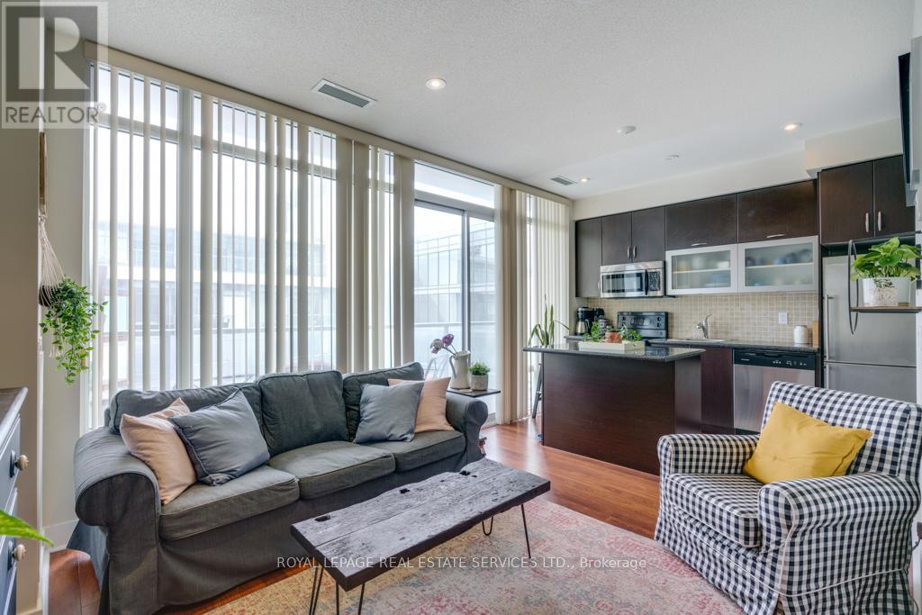 Lorem Ipsum Dolor Sit, Toronto, Ontario  M5V  - Photo 3 - DEMO29403664