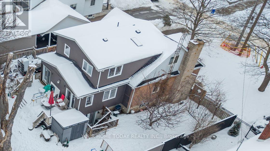 20 Elgin Street, Halton Hills, Ontario  L7G 3M3 - Photo 1 - W12805924