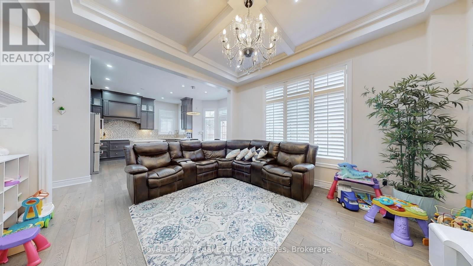 212 Niagara Trail, Halton Hills, Ontario  L7G 0H9 - Photo 9 - W12807296