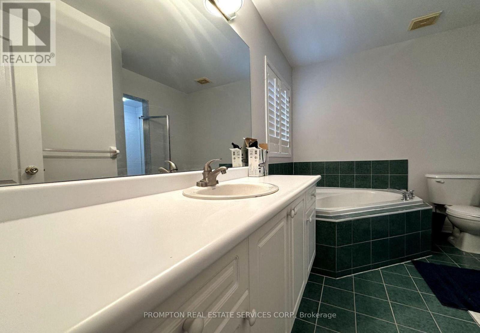 236 Everett Street, Markham, Ontario  L6E 1S9 - Photo 6 - N12823960