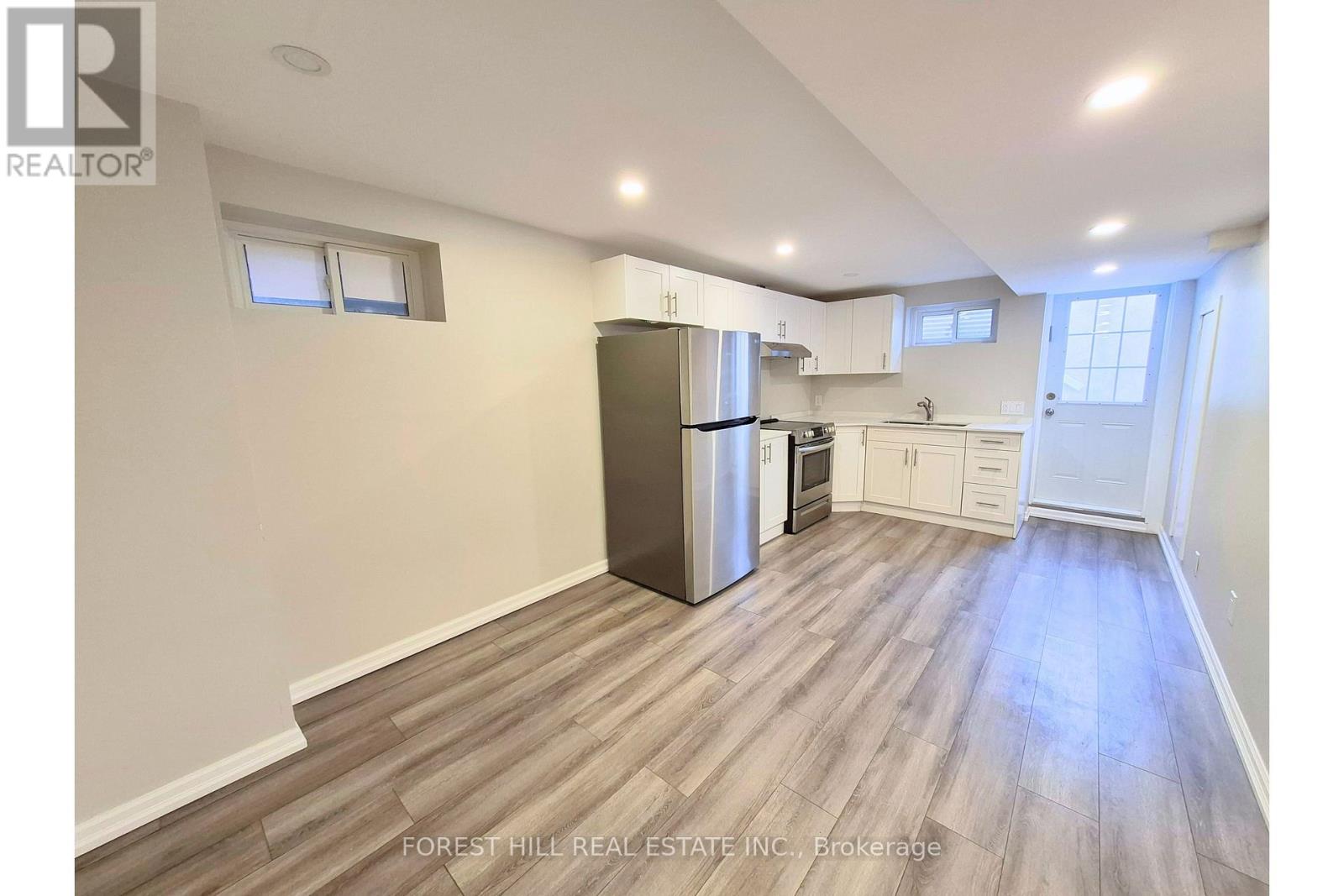 Bsmt - 136 Esther Crescent, Vaughan (Crestwood-Springfarm-Yorkhill), Ontario  L4J 3L4 - Photo 2 - N12823998