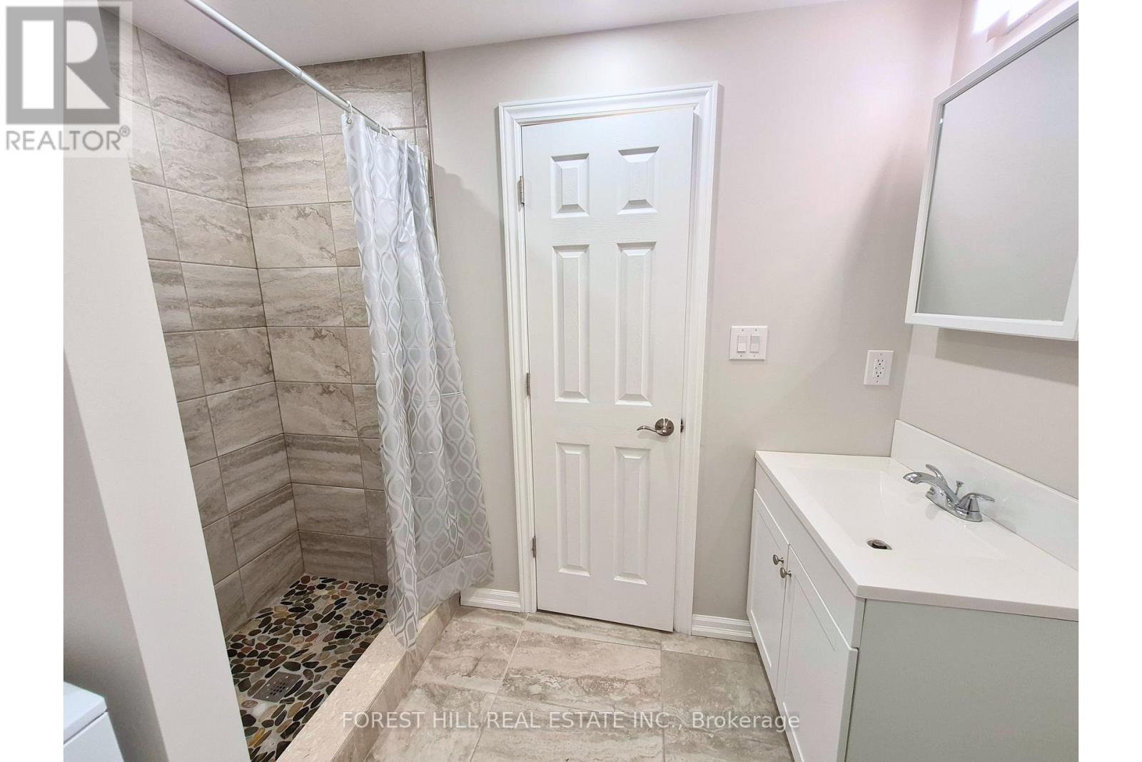 Bsmt - 136 Esther Crescent, Vaughan (Crestwood-Springfarm-Yorkhill), Ontario  L4J 3L4 - Photo 9 - N12823998