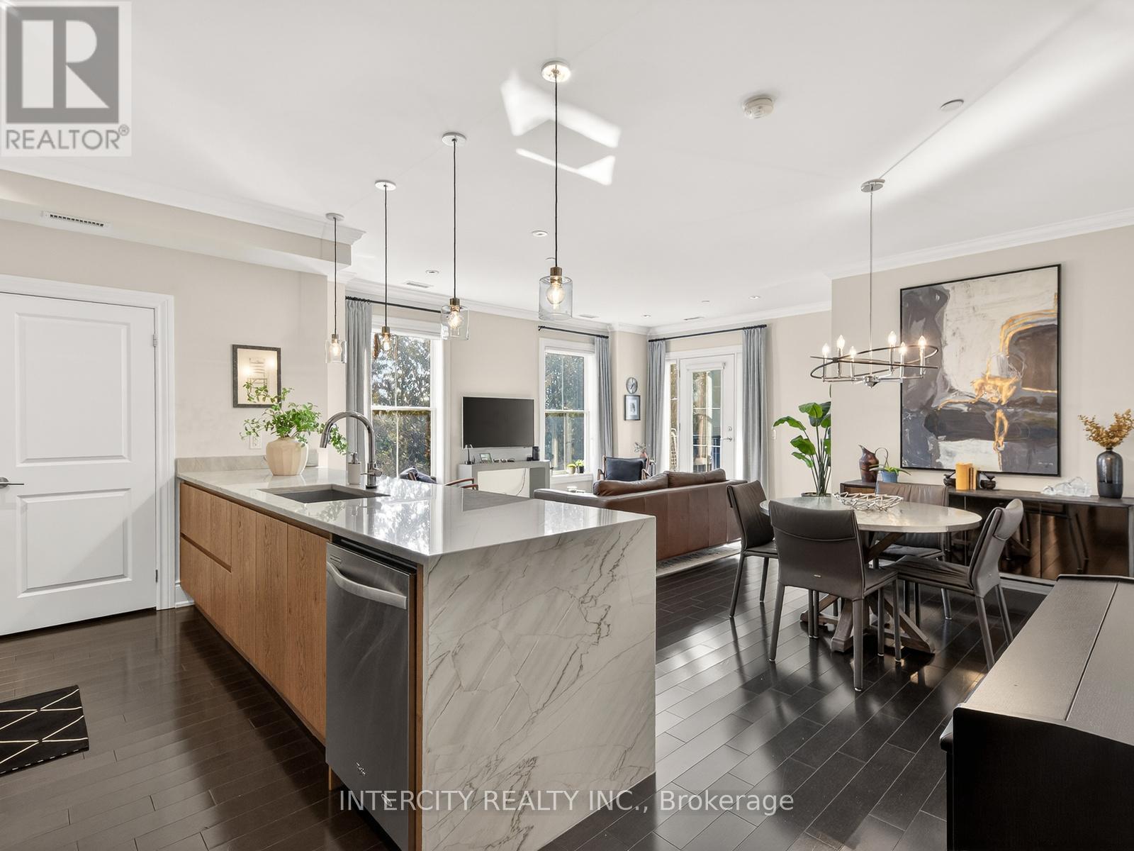 205 - 10360 Islington Avenue, Vaughan, Ontario  L0J 1C0 - Photo 1 - N12824006