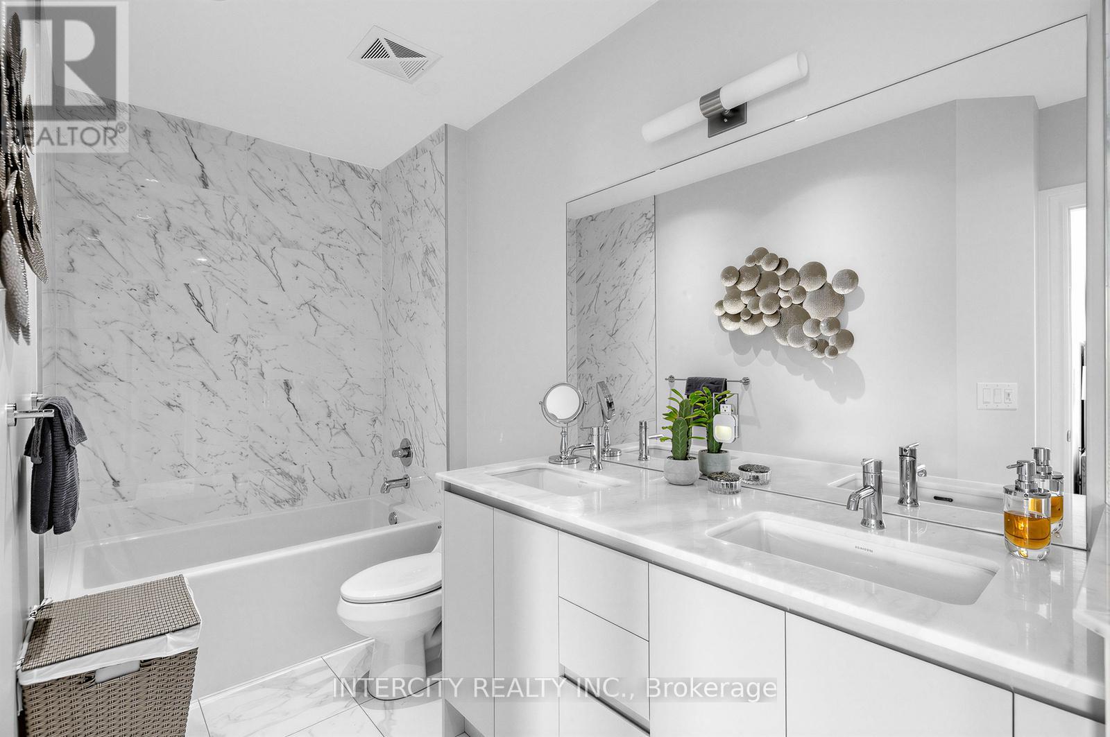 205 - 10360 Islington Avenue, Vaughan, Ontario  L0J 1C0 - Photo 12 - N12824006