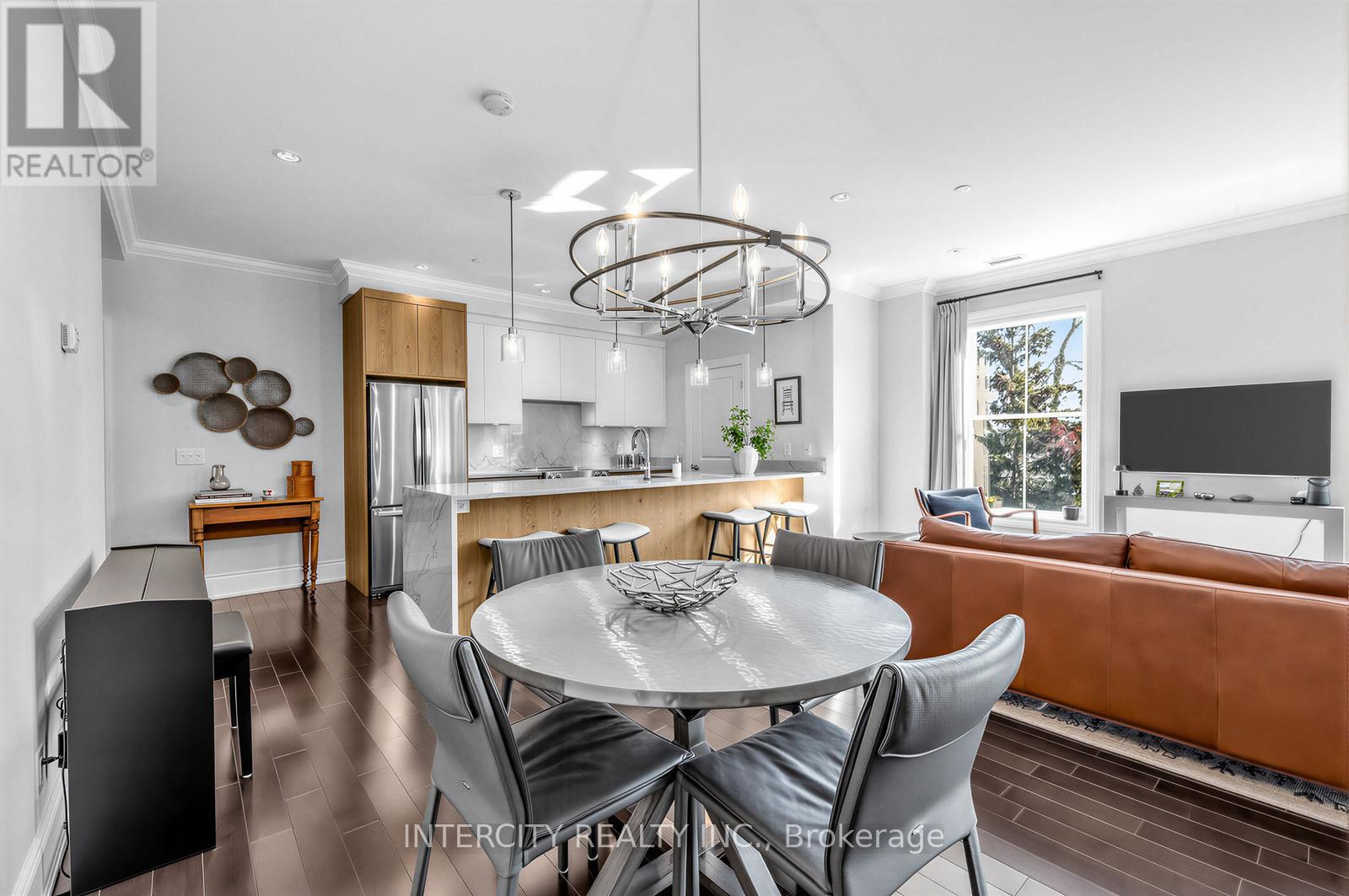 205 - 10360 Islington Avenue, Vaughan, Ontario  L0J 1C0 - Photo 3 - N12824006