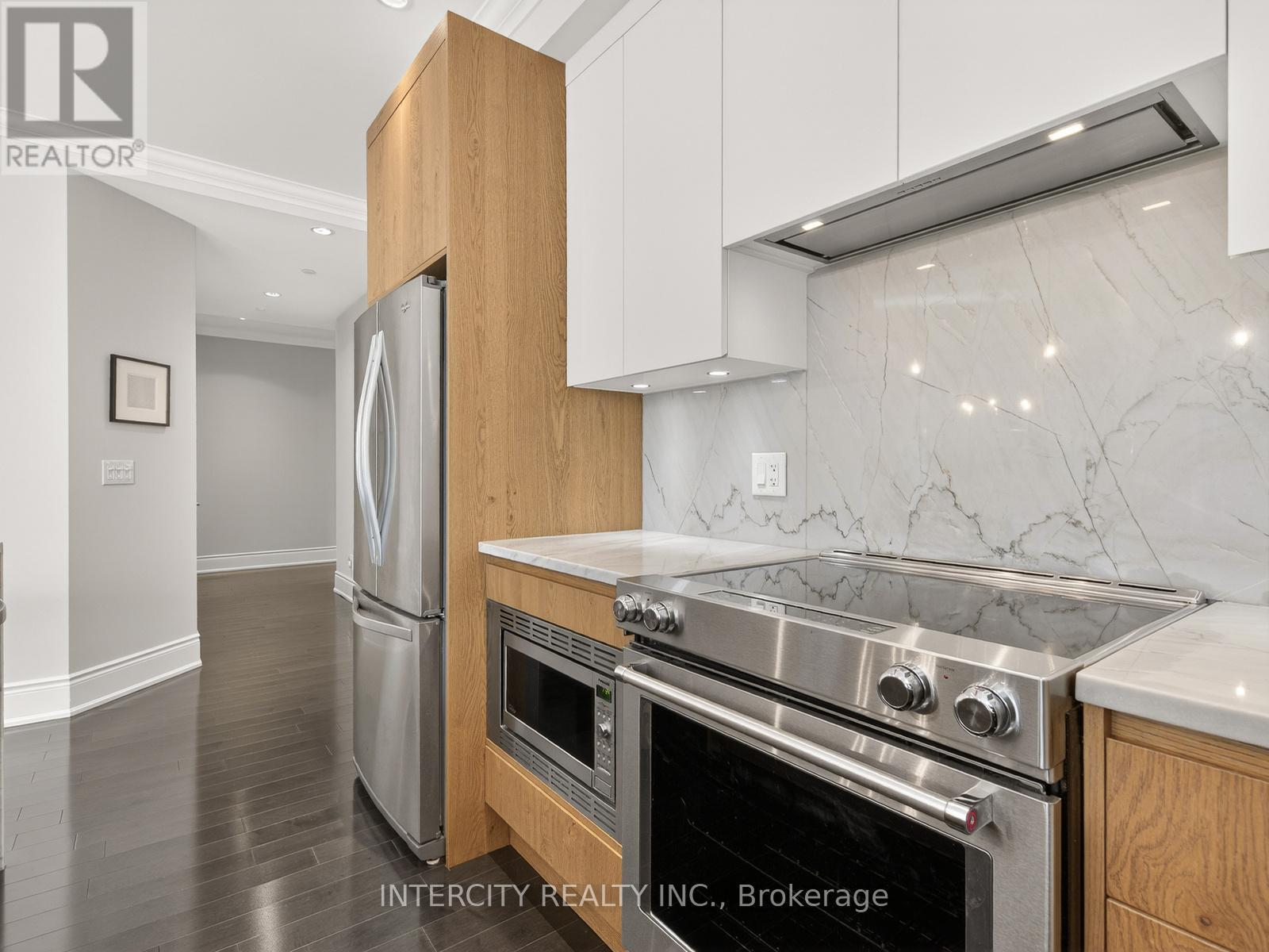 205 - 10360 Islington Avenue, Vaughan, Ontario  L0J 1C0 - Photo 4 - N12824006