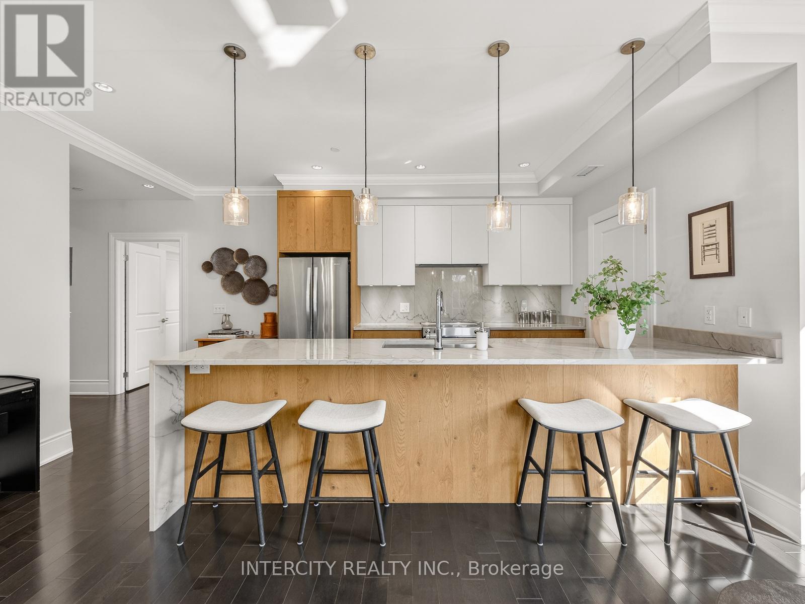 205 - 10360 Islington Avenue, Vaughan, Ontario  L0J 1C0 - Photo 5 - N12824006