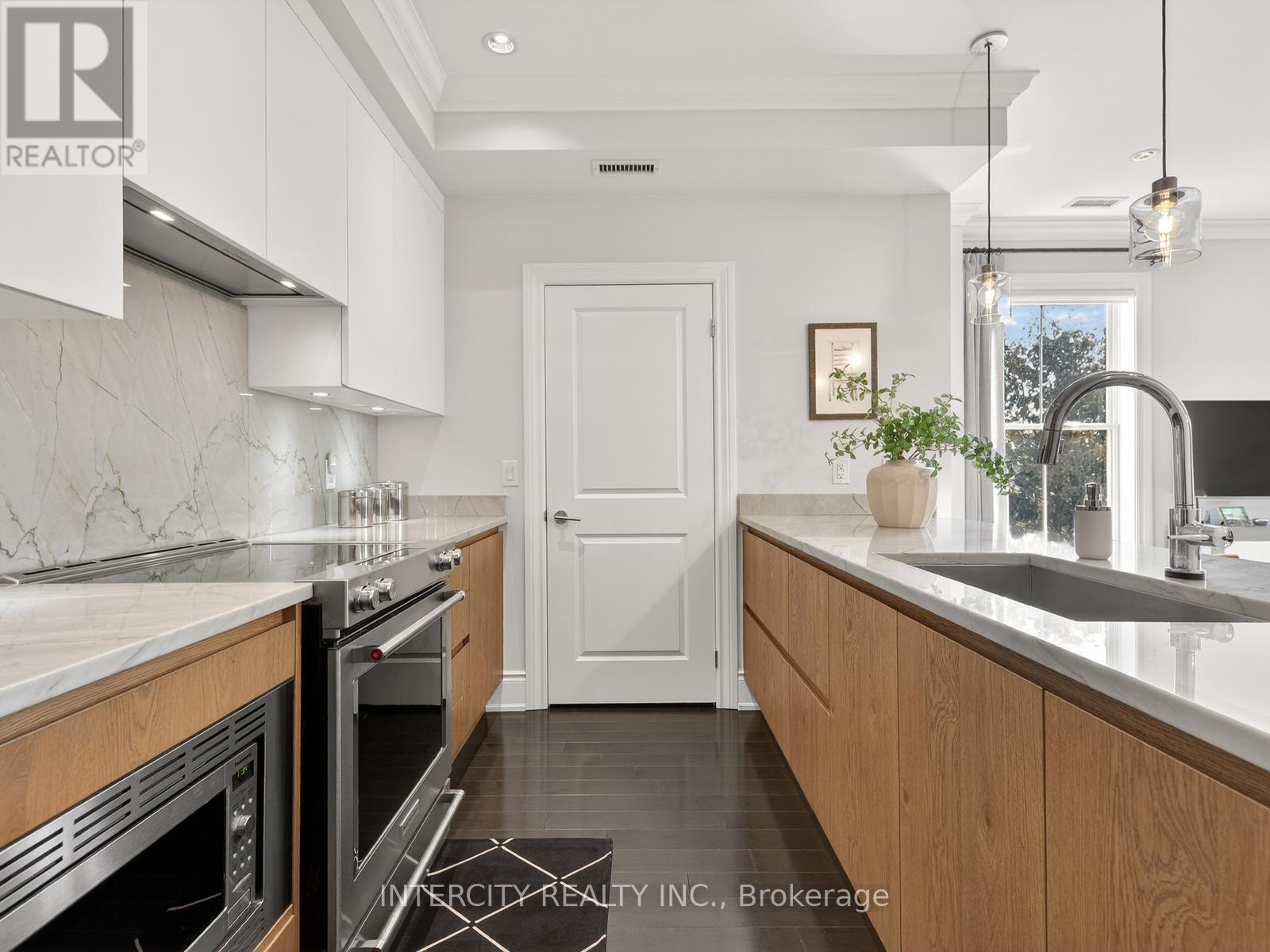 205 - 10360 Islington Avenue, Vaughan, Ontario  L0J 1C0 - Photo 7 - N12824006