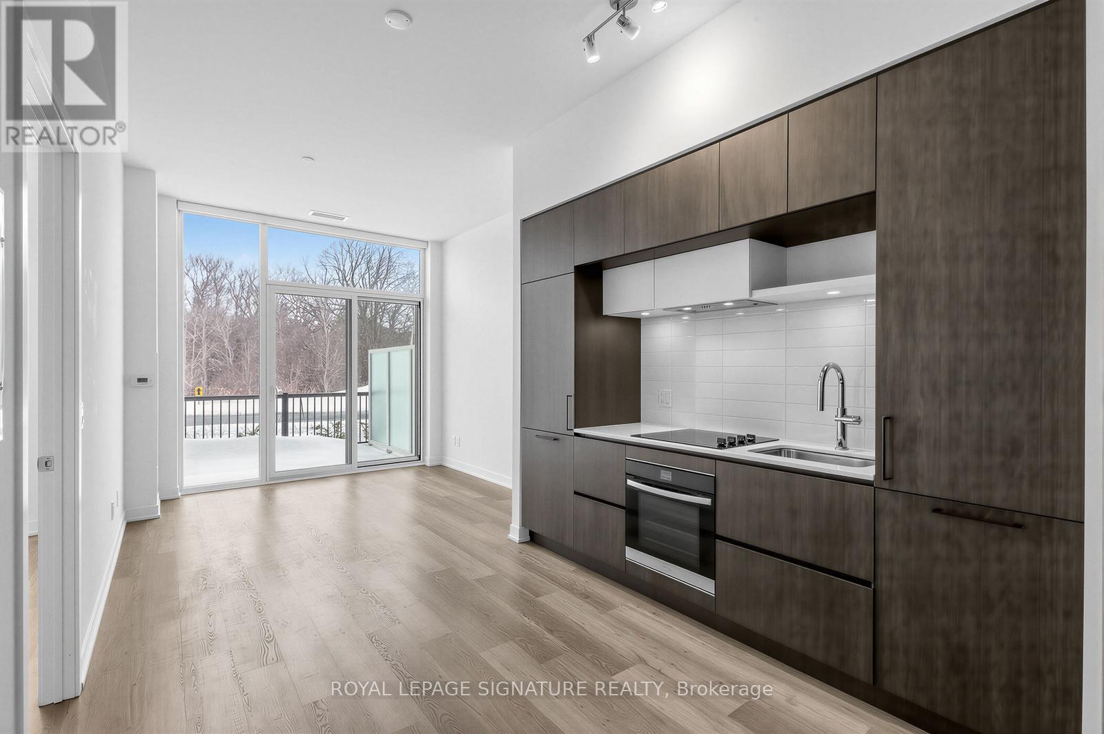 105 - 6 David Eyer Road, Richmond Hill, Ontario  L4S 0N5 - Photo 8 - N12824010