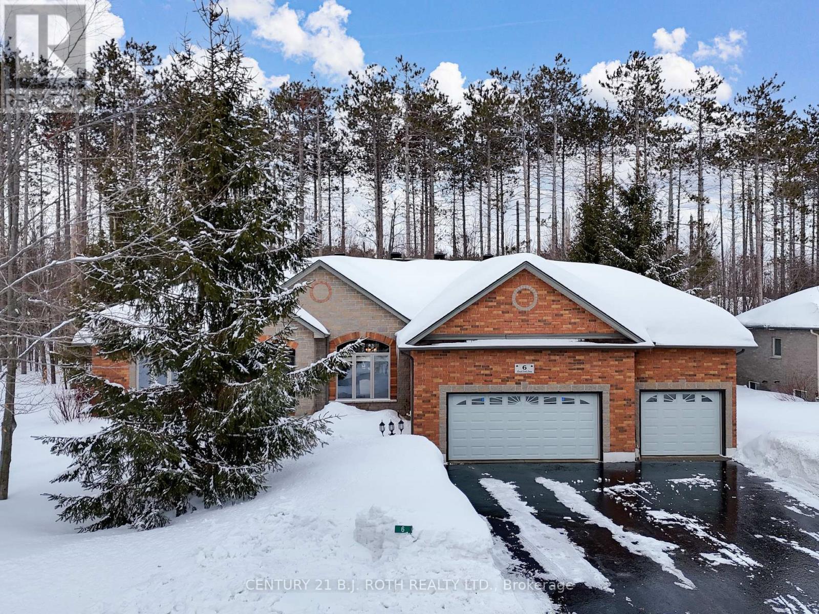 6 Lloyd Cook Drive E, Springwater (Snow Valley), Ontario L4M 4S4 - Photo 1 - S12824024