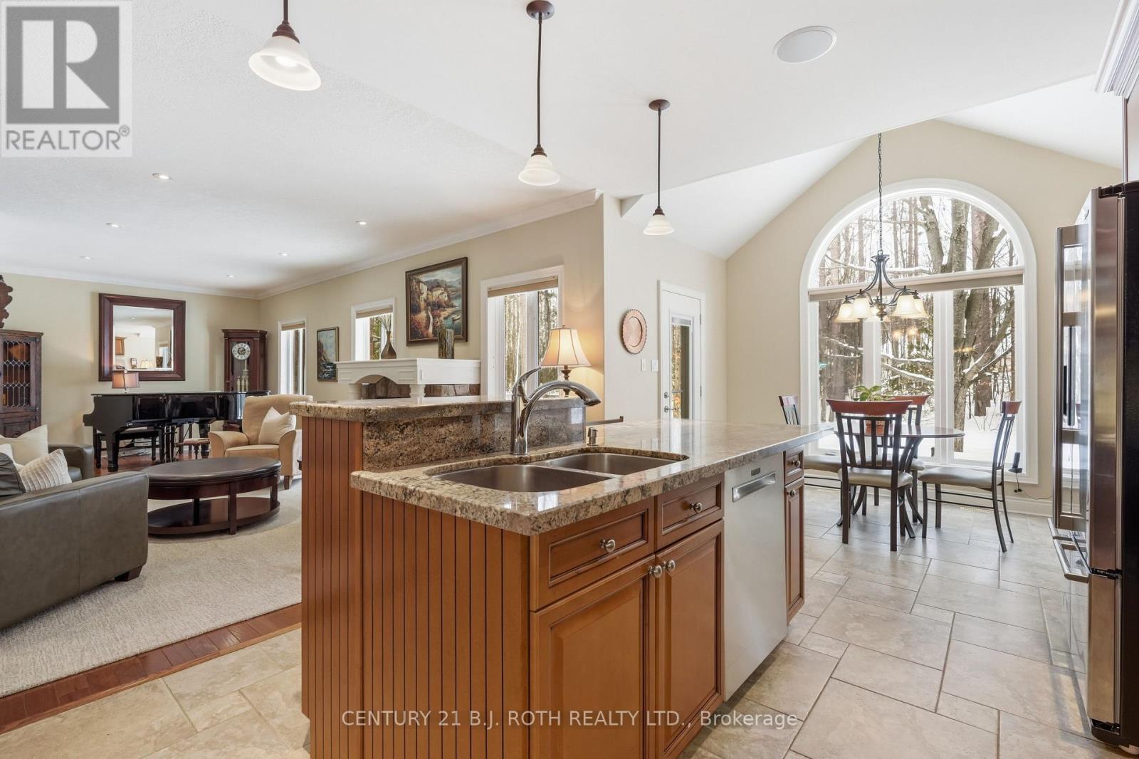 6 Lloyd Cook Drive E, Springwater (Snow Valley), Ontario L4M 4S4 - Photo 13 - S12824024