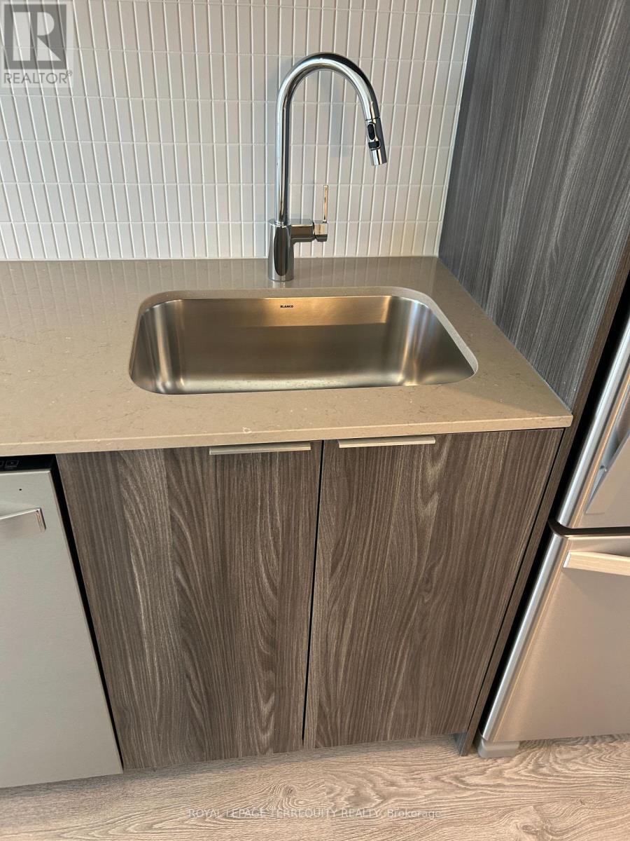 302 - 720 Whitlock Avenue, Milton, Ontario  L9E 2B5 - Photo 4 - W12823974