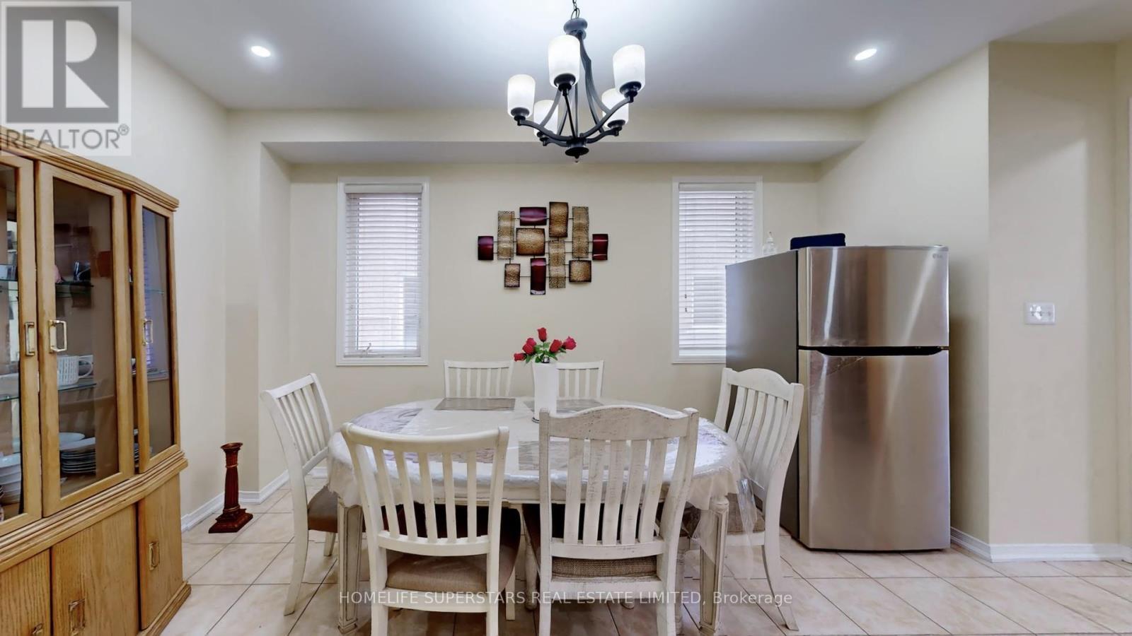 67 Bonnie Braes Drive, Brampton, Ontario  L6Y 0Y6 - Photo 5 - W12823990