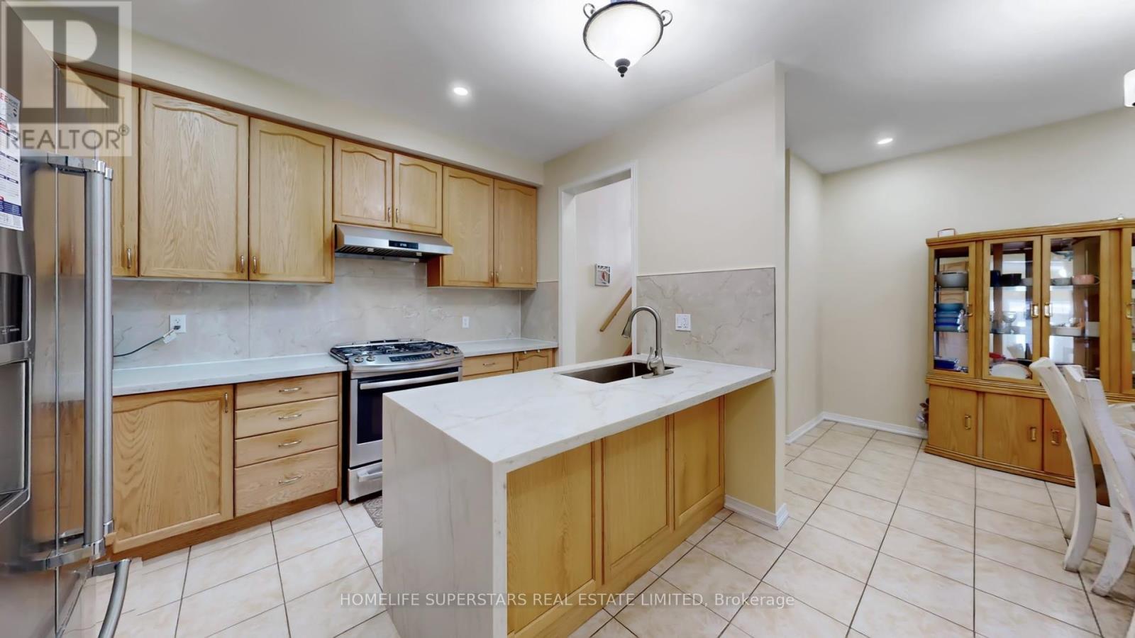 67 Bonnie Braes Drive, Brampton, Ontario  L6Y 0Y6 - Photo 6 - W12823990