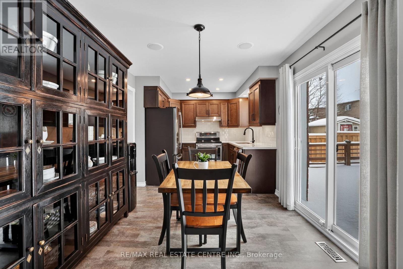 165 Courtney Crescent, Orangeville, Ontario  L9W 4S4 - Photo 8 - W12823994