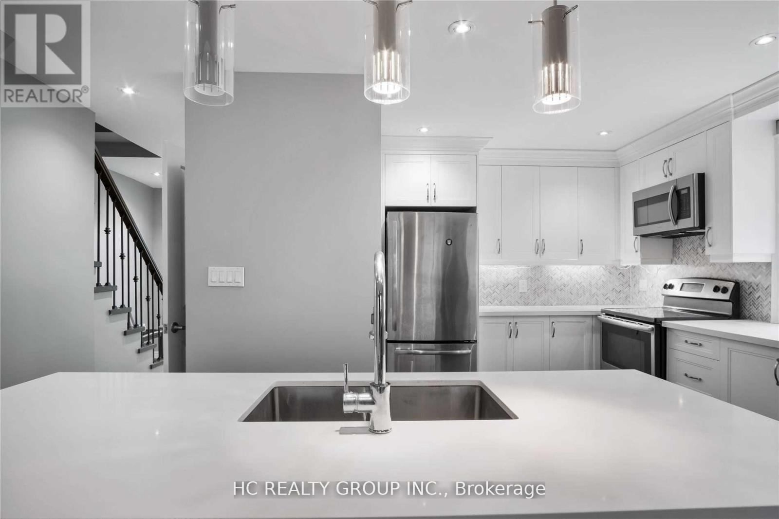 78 Orsett Street, Oakville, Ontario  L6H 2N9 - Photo 13 - W12824012