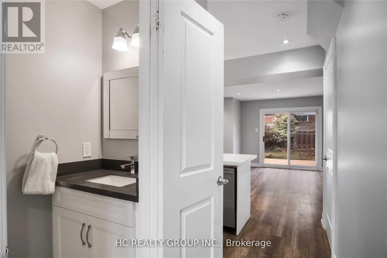 78 Orsett Street, Oakville, Ontario  L6H 2N9 - Photo 4 - W12824012