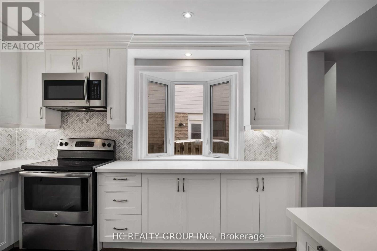 78 Orsett Street, Oakville, Ontario  L6H 2N9 - Photo 8 - W12824012