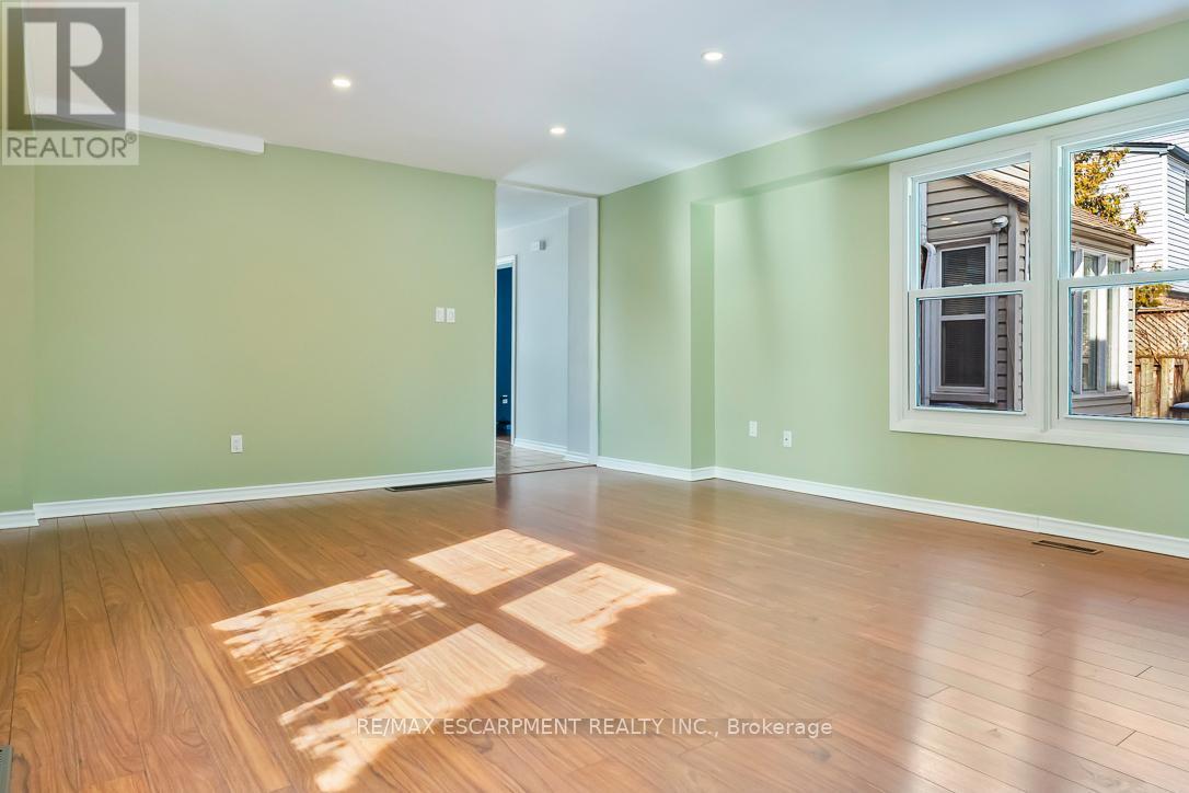 1163 Kos Boulevard, Mississauga, Ontario  L5J 4L3 - Photo 10 - W12824020