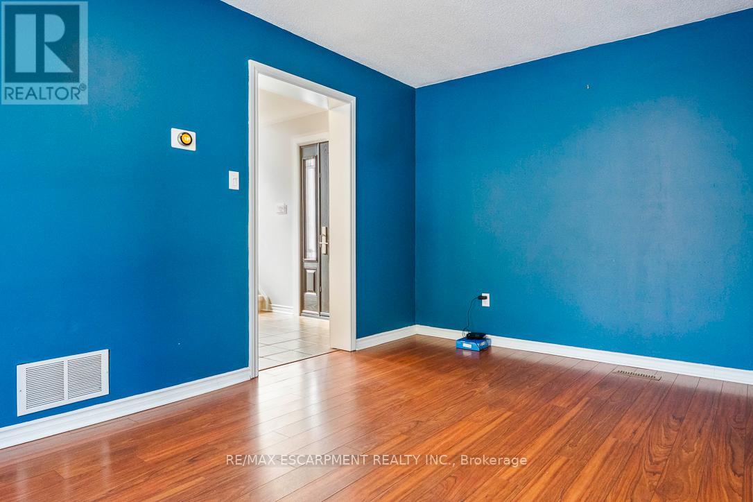 1163 Kos Boulevard, Mississauga, Ontario  L5J 4L3 - Photo 14 - W12824020