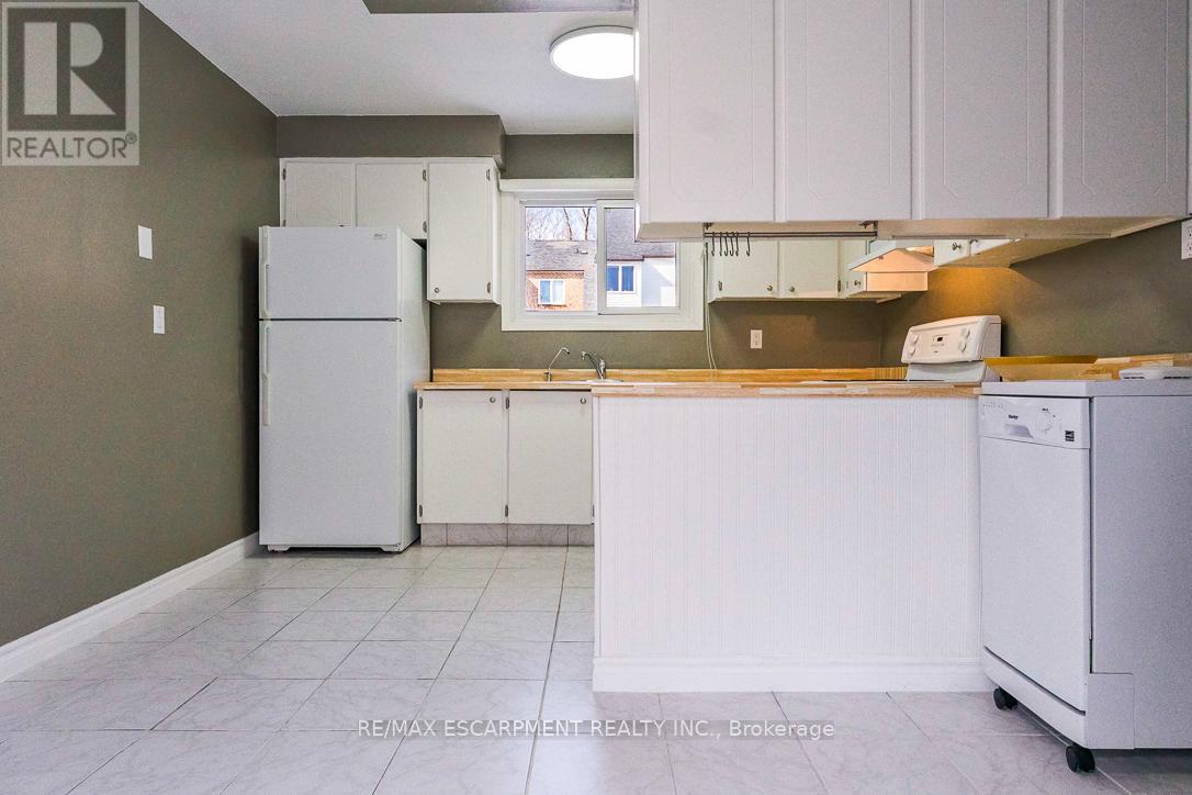 1163 Kos Boulevard, Mississauga, Ontario  L5J 4L3 - Photo 18 - W12824020