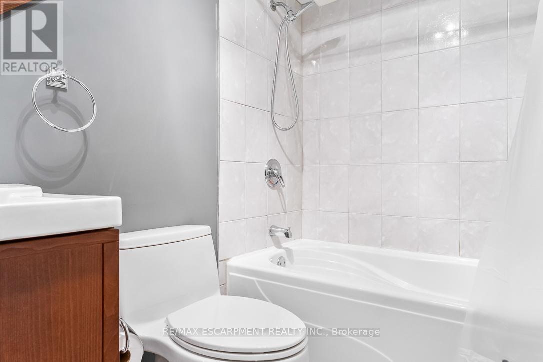 1163 Kos Boulevard, Mississauga, Ontario  L5J 4L3 - Photo 29 - W12824020