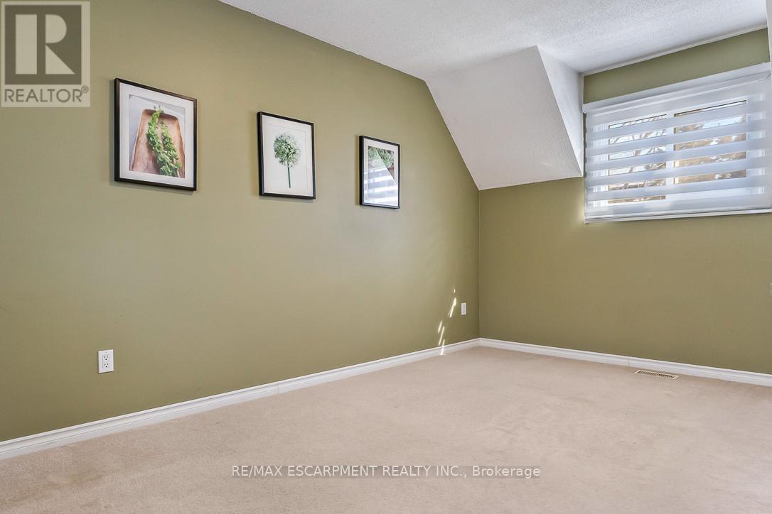 1163 Kos Boulevard, Mississauga, Ontario  L5J 4L3 - Photo 31 - W12824020