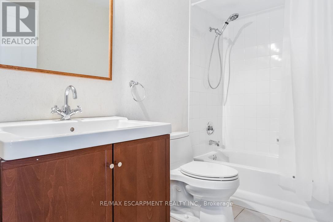 1163 Kos Boulevard, Mississauga, Ontario  L5J 4L3 - Photo 37 - W12824020