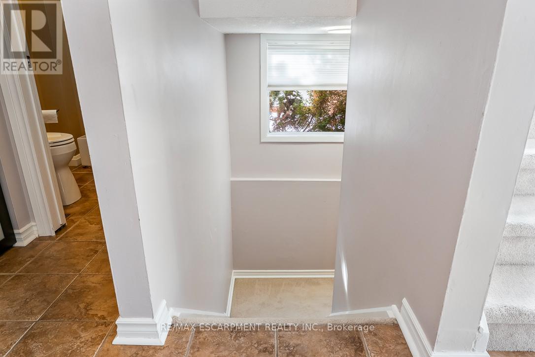 1163 Kos Boulevard, Mississauga, Ontario  L5J 4L3 - Photo 39 - W12824020