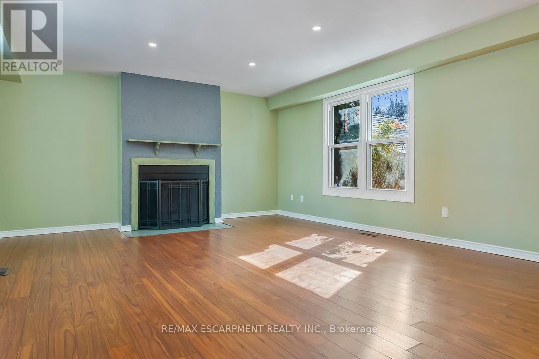 1163 Kos Boulevard, Mississauga, Ontario  L5J 4L3 - Photo 8 - W12824020