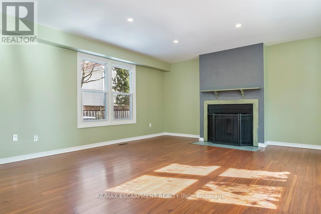 1163 Kos Boulevard, Mississauga, Ontario  L5J 4L3 - Photo 9 - W12824020