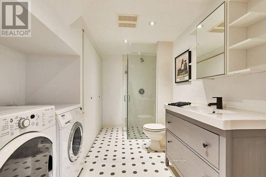 71 Gilmour Avenue, Toronto, Ontario M6P 3A8 - Photo 24 - W12824034