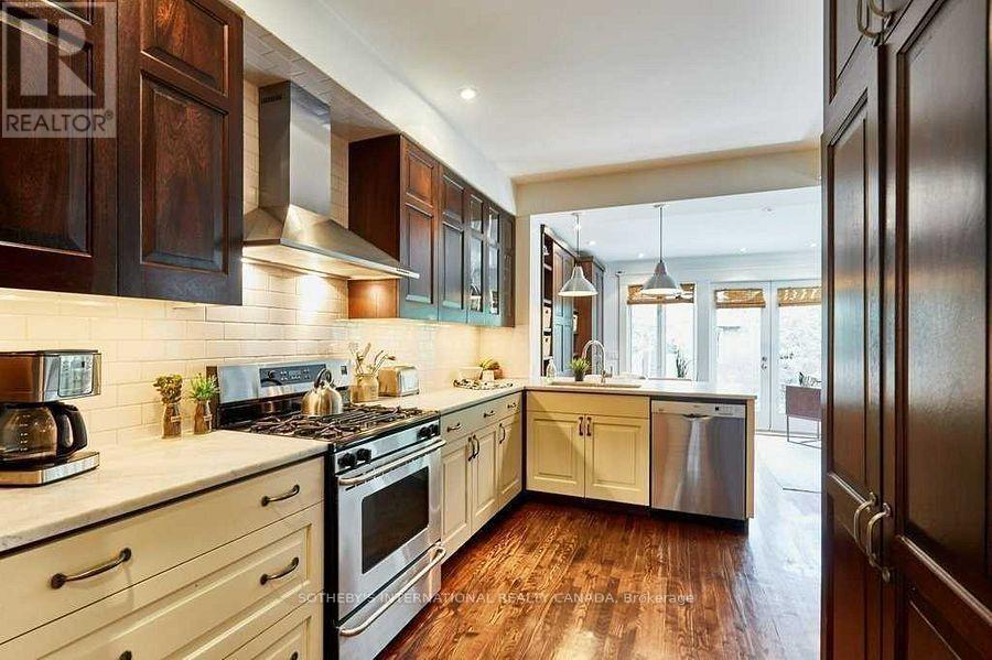 71 Gilmour Avenue, Toronto, Ontario M6P 3A8 - Photo 5 - W12824034