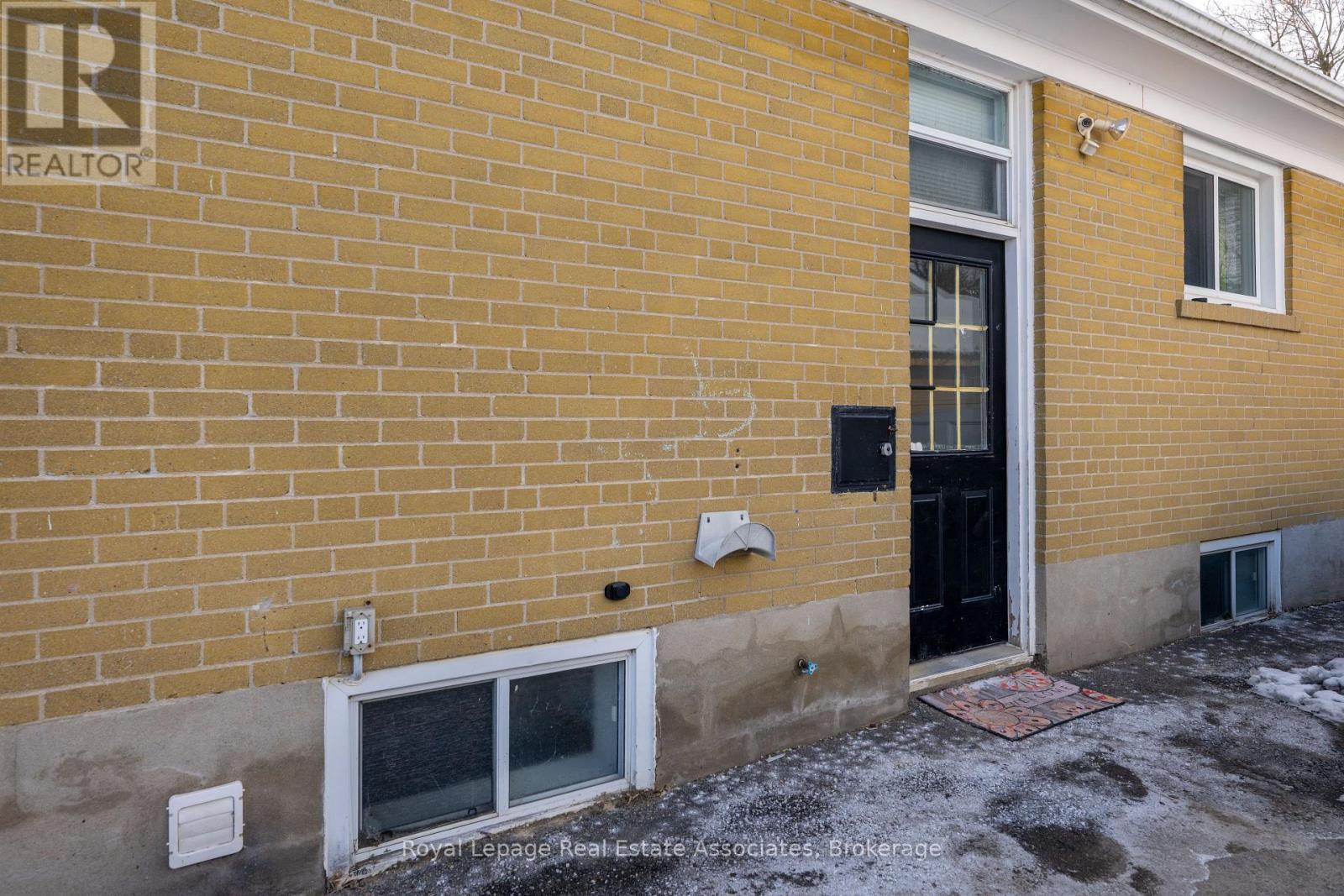 55 Mcintyre Crescent, Halton Hills (Georgetown), Ontario  L7G 1N5 - Photo 4 - W12824042