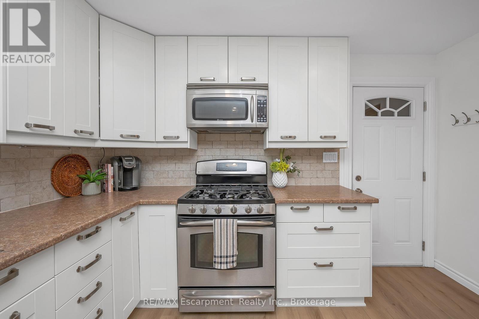 15 Harvest Lane, Brantford, Ontario  N3R 5R3 - Photo 11 - X12824122