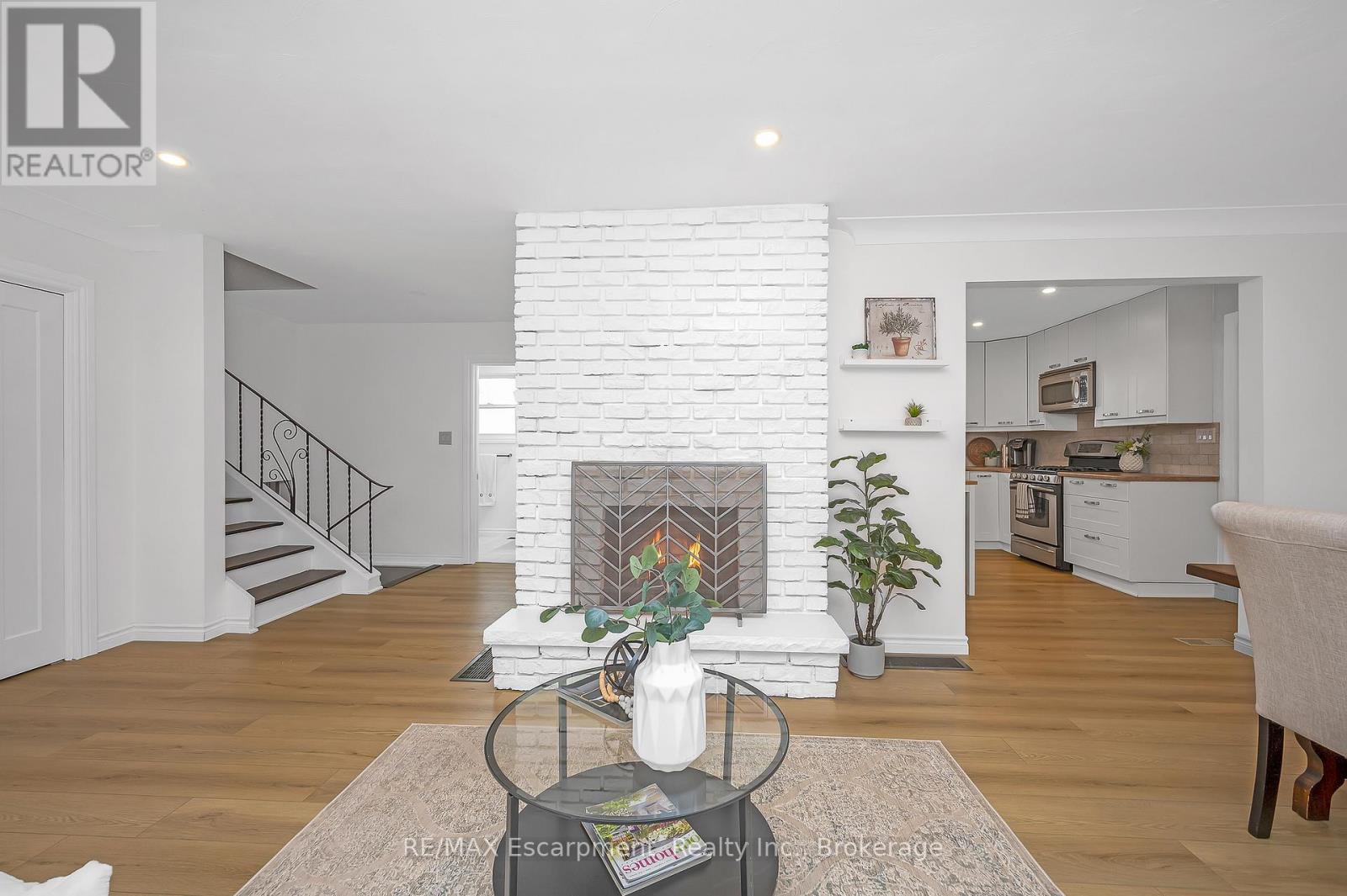 15 Harvest Lane, Brantford, Ontario  N3R 5R3 - Photo 7 - X12824122