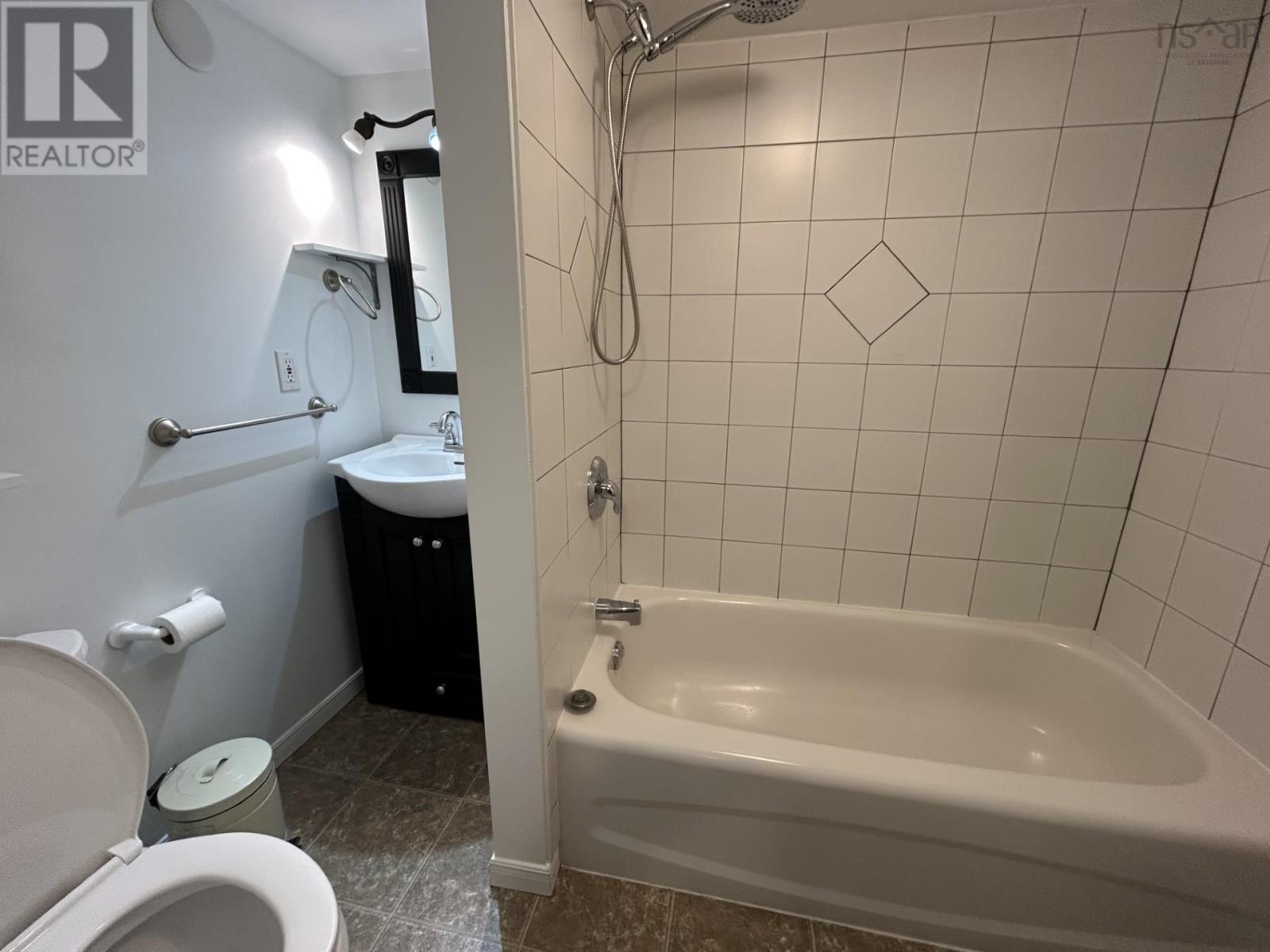 2 Foster Street, Kentville, Nova Scotia  B4N 1X3 - Photo 32 - 202603444