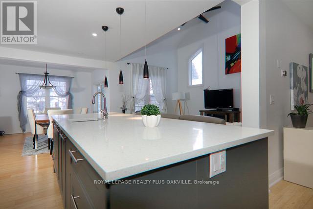 318 Beachview Avenue, Fort Erie (Crescent Park), Ontario  L2A 4L7 - Photo 11 - X12824060