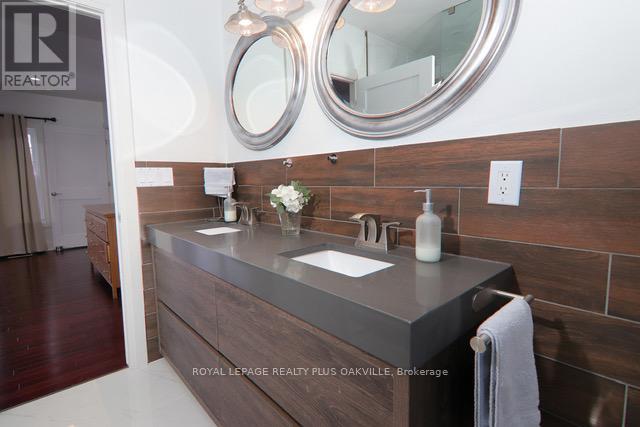 318 Beachview Avenue, Fort Erie (Crescent Park), Ontario  L2A 4L7 - Photo 32 - X12824060