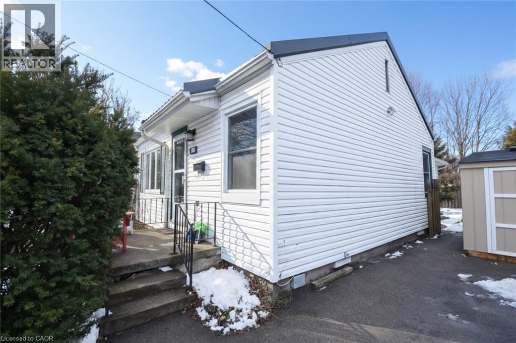 30 Hunter Street, Dundas, Ontario  L9H 1E6 - Photo 1 - 40808056