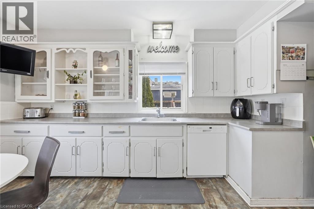 20 East 18th Street, Hamilton, Ontario  L9A 4N7 - Photo 9 - 40807735