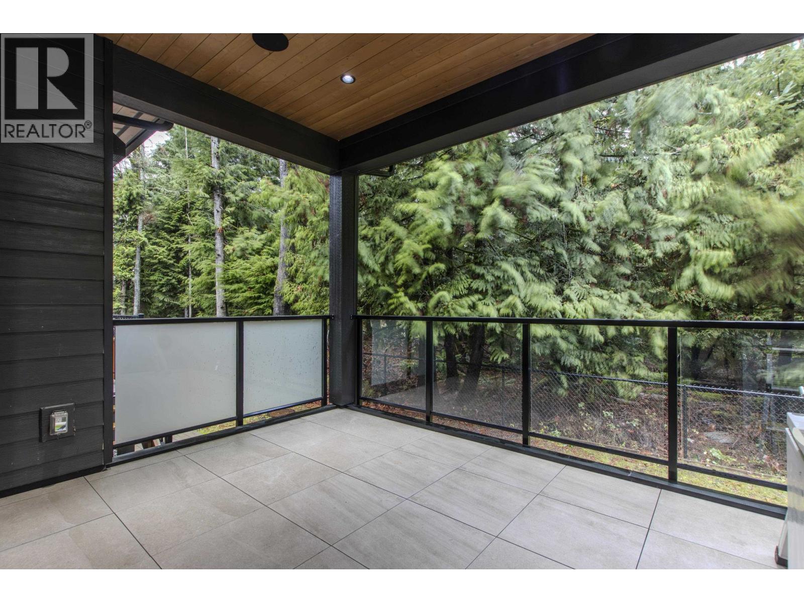 39184 Woodpecker Place, Squamish, British Columbia  V8B 1A7 - Photo 10 - R3074500