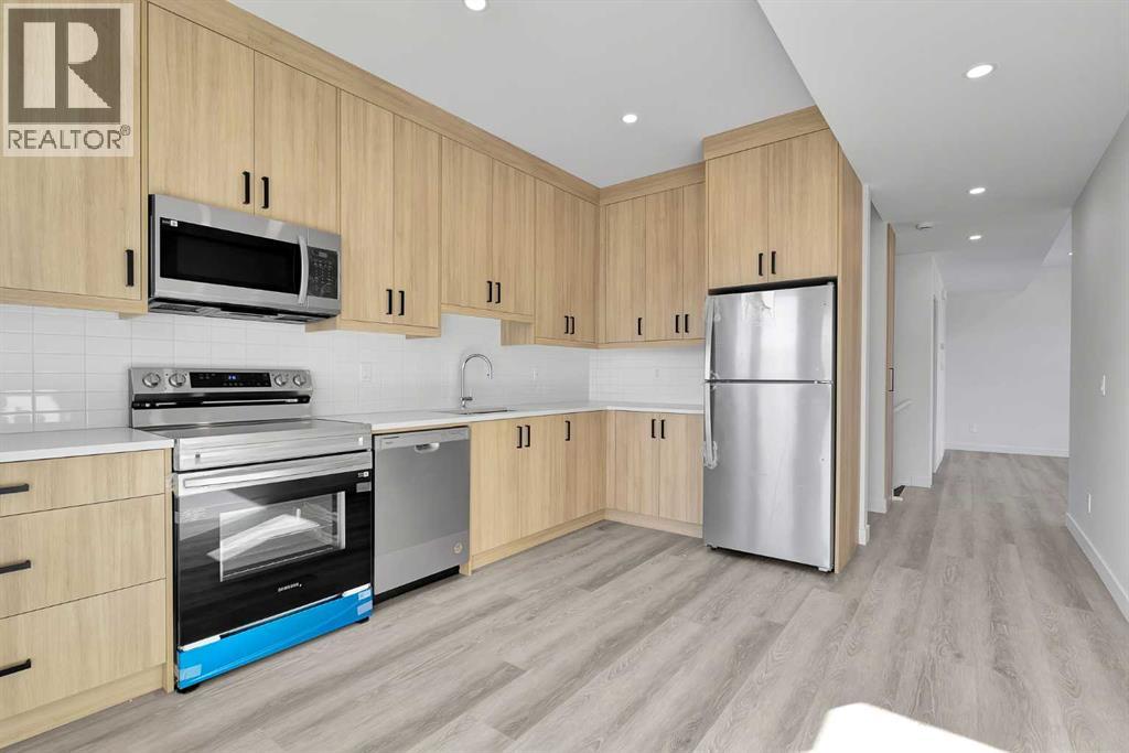 4905 Bowness Road Nw, Calgary, Alberta  T3B 1H1 - Photo 3 - A2272621