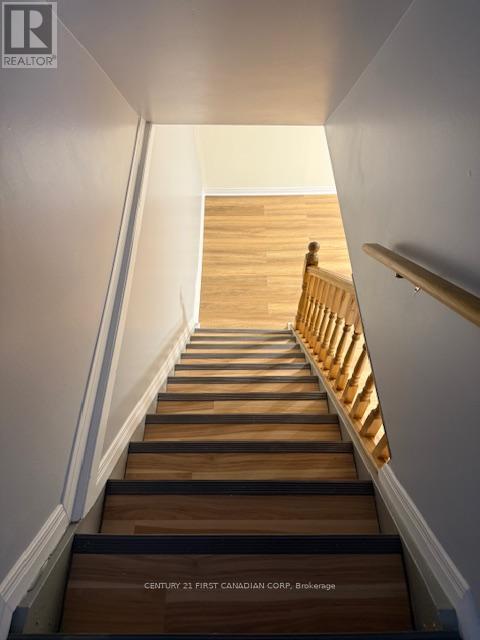 Photo 38 of 50 for 17 Vincent Crescent