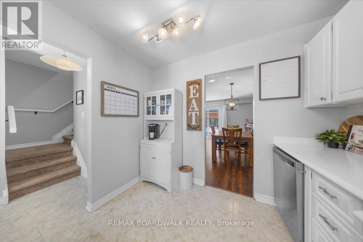 428 Moodie Drive, Ottawa, Ontario  K2H 8A6 - Photo 11 - X12824138