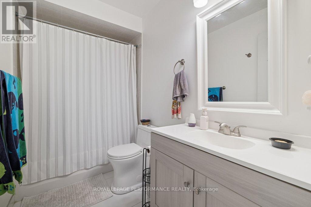 1666 Jobin Crescent, Ottawa, Ontario  K1J 1C5 - Photo 35 - X12824262